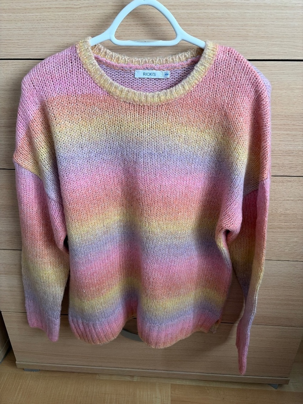 Ladies jumper.